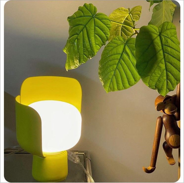 Colorful Rotating Petal Table Lamp - Italian Blom Design